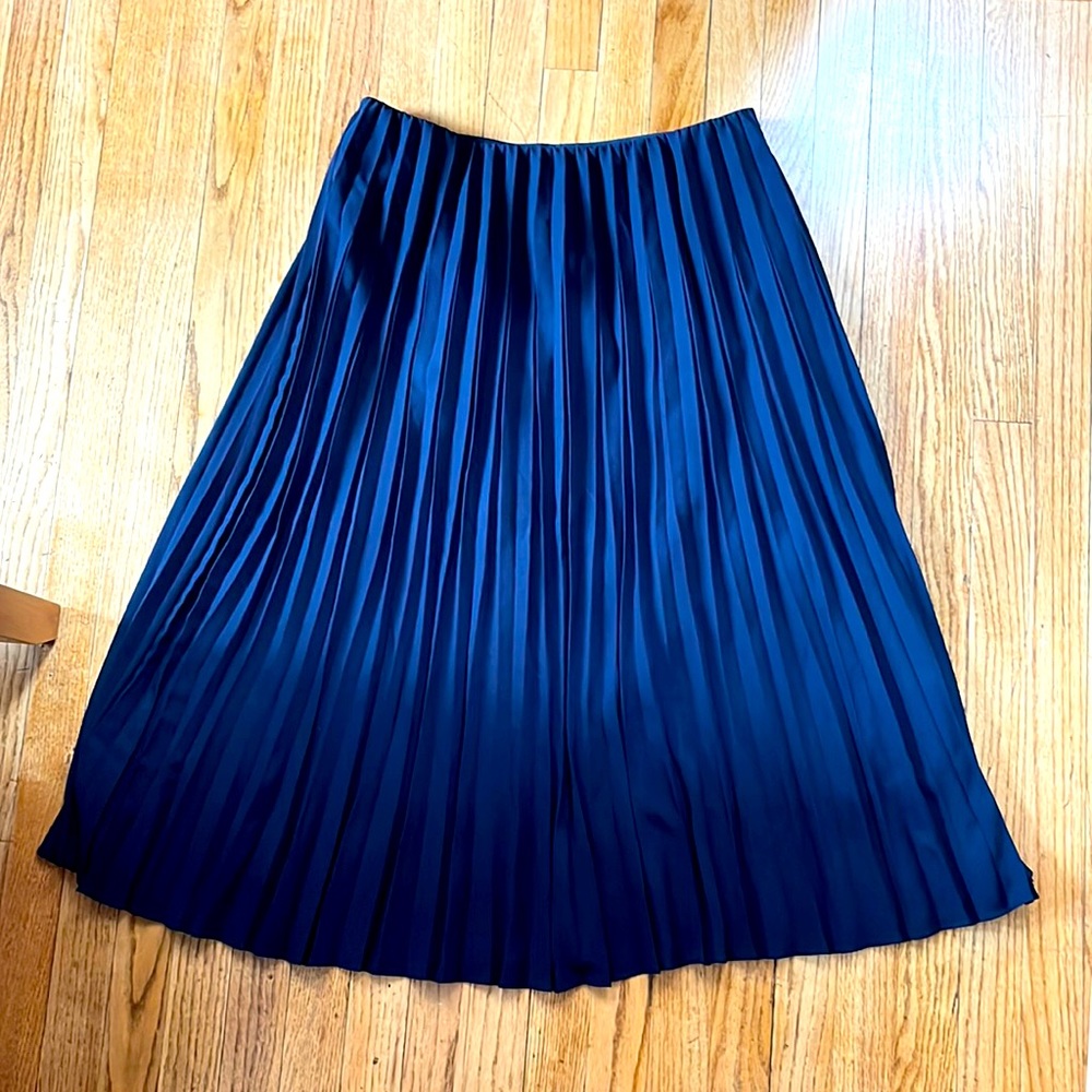 Uniqlo Pleated Midi Skirt L